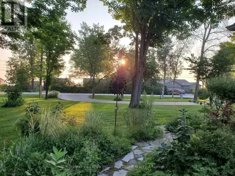 2582 Leonard Street Innisfil ON L9S 3T9