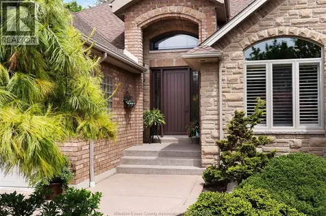 1006 Chelsea Park Way Lakeshore ON N0R 1A0