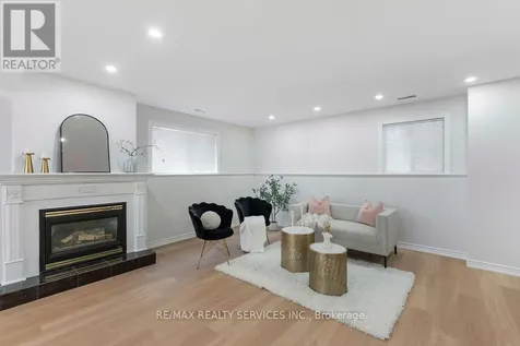 254 Old Mosley Street Wasaga Beach ON L9Z 2H8