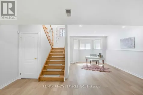 254 Old Mosley Street Wasaga Beach ON L9Z 2H8