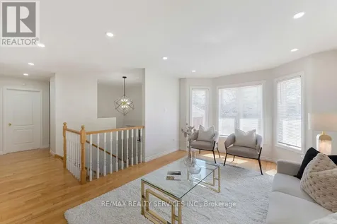 254 Old Mosley Street Wasaga Beach ON L9Z 2H8