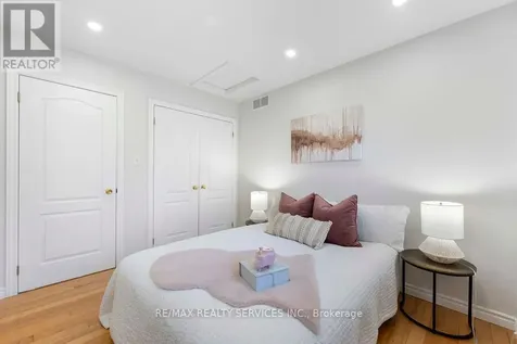 254 Old Mosley Street Wasaga Beach ON L9Z 2H8