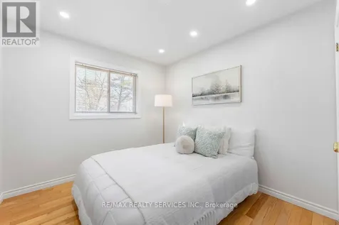 254 Old Mosley Street Wasaga Beach ON L9Z 2H8