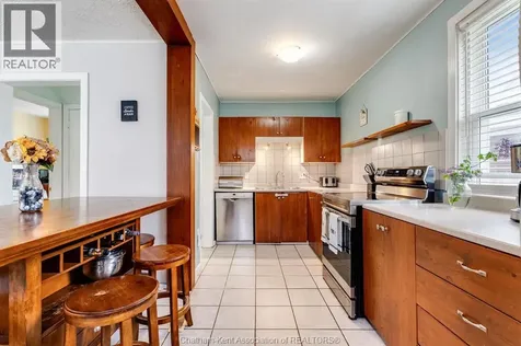 53 Sunnyside Avenue Chatham ON N7M 1Z8