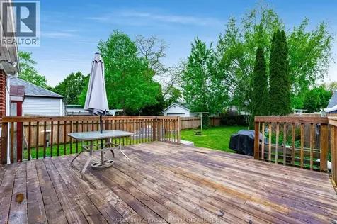 53 Sunnyside Avenue Chatham ON N7M 1Z8