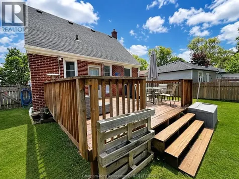53 Sunnyside Avenue Chatham ON N7M 1Z8