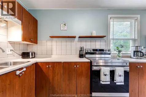 53 Sunnyside Avenue Chatham ON N7M 1Z8