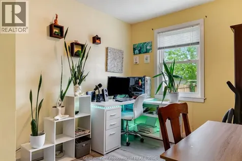 53 Sunnyside Avenue Chatham ON N7M 1Z8