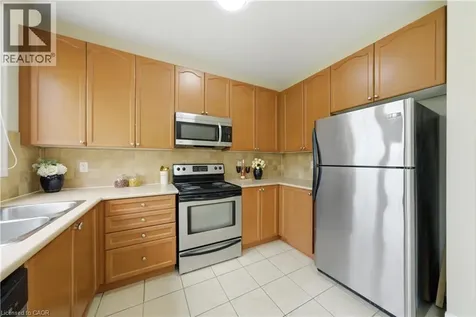 148 Montreal Circle Stoney Creek ON L8E 0C8