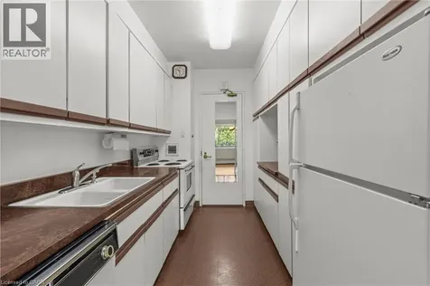 21 Dale Avenue Toronto ON M4W 1K3