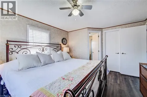 11 Hemlock Cres Crescent Puslinch ON N0B 2J0