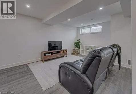 128 Pollock Avenue Cambridge ON N1R 2C3