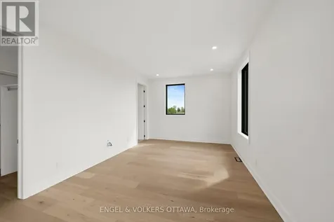 1220 Black Canary Drive Ottawa ON K4M 0A1
