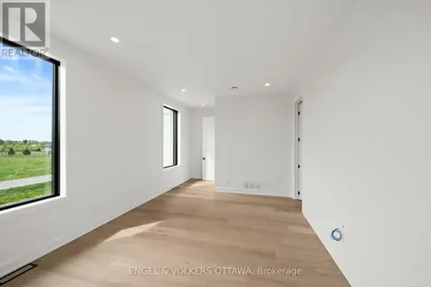 1220 Black Canary Drive Ottawa ON K4M 0A1