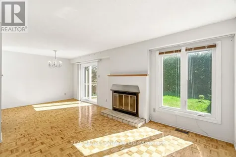 330 Fernleaf Crescent Ottawa ON K1E 2Z4