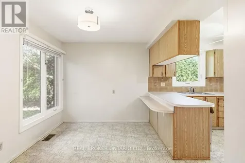 330 Fernleaf Crescent Ottawa ON K1E 2Z4