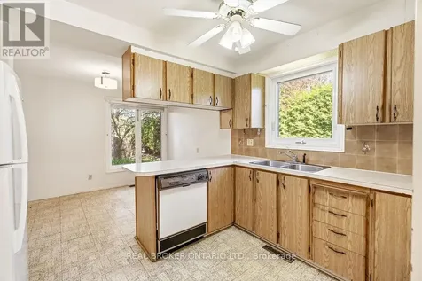 330 Fernleaf Crescent Ottawa ON K1E 2Z4