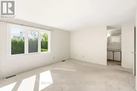 330 Fernleaf Crescent Ottawa ON K1E 2Z4