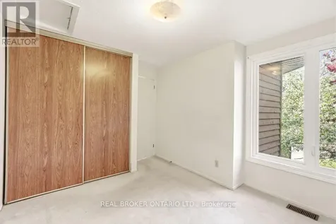 330 Fernleaf Crescent Ottawa ON K1E 2Z4