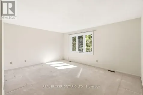 330 Fernleaf Crescent Ottawa ON K1E 2Z4