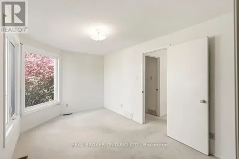 330 Fernleaf Crescent Ottawa ON K1E 2Z4