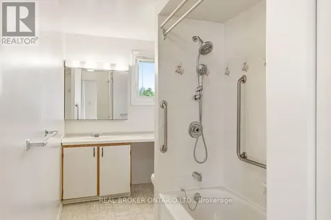 330 Fernleaf Crescent Ottawa ON K1E 2Z4