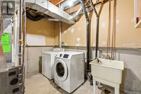 330 Fernleaf Crescent Ottawa ON K1E 2Z4