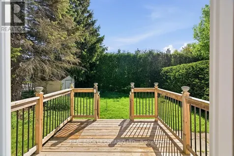 330 Fernleaf Crescent Ottawa ON K1E 2Z4