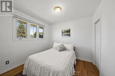 5643 Ficko Crescent Ottawa ON K1X 1H3