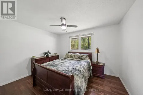 5643 Ficko Crescent Ottawa ON K1X 1H3