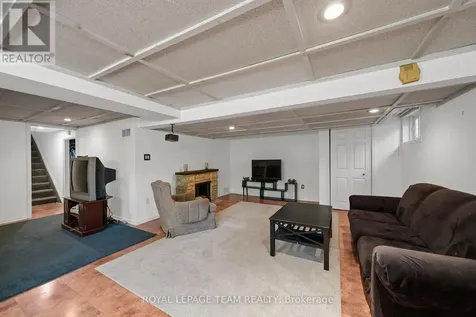 5643 Ficko Crescent Ottawa ON K1X 1H3