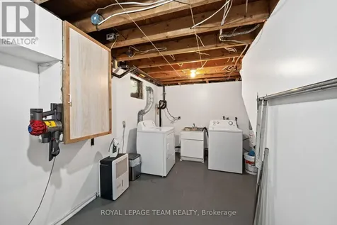 5643 Ficko Crescent Ottawa ON K1X 1H3