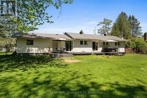 5643 Ficko Crescent Ottawa ON K1X 1H3
