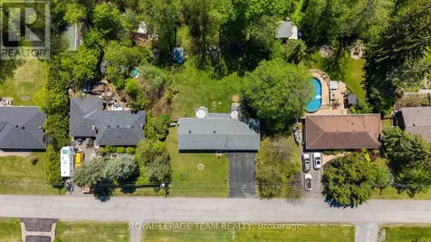 5643 Ficko Crescent Ottawa ON K1X 1H3