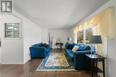 5643 Ficko Crescent Ottawa ON K1X 1H3