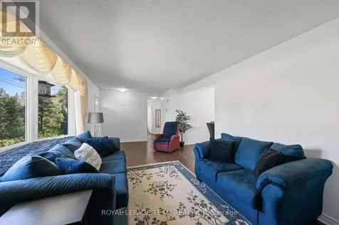 5643 Ficko Crescent Ottawa ON K1X 1H3