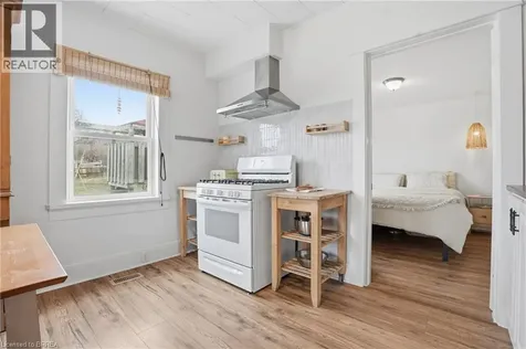 26 Franklin Street Paris ON N3L 3B7
