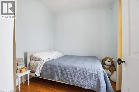 26 Franklin Street Paris ON N3L 3B7