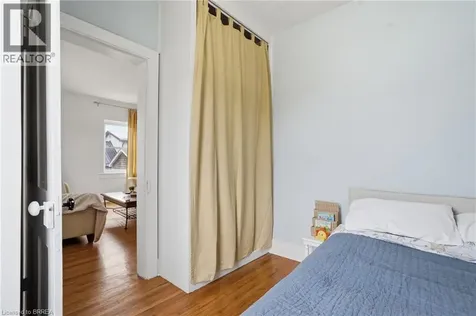 26 Franklin Street Paris ON N3L 3B7