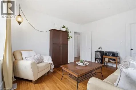26 Franklin Street Paris ON N3L 3B7