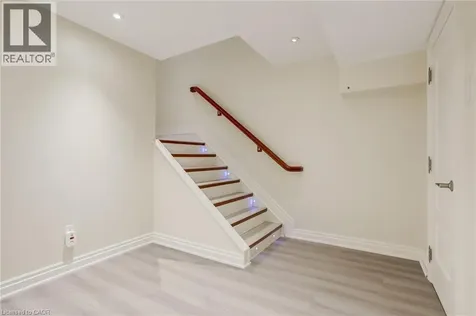78 Chancery Drive Ancaster ON L9G 4M1