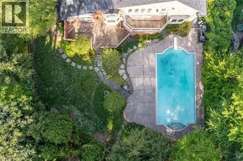 78 Chancery Drive Ancaster ON L9G 4M1
