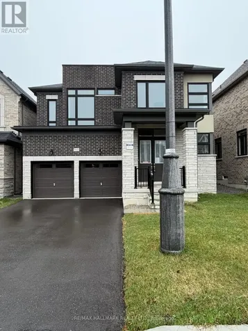 112 Weslock Crescent Aurora ON L4G 7Z4