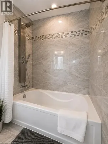 28 Gregg Court Kitchener ON N2A 4B9