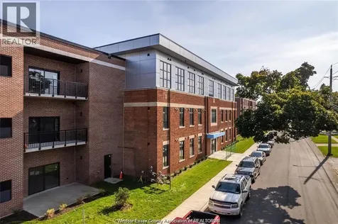 1370 Argyle Windsor ON N8Y 3K7