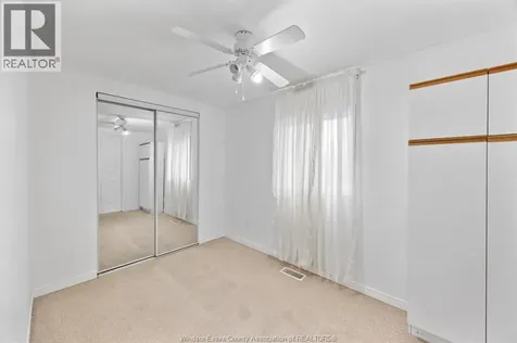 326 Beverly Essex ON N8M 2C1