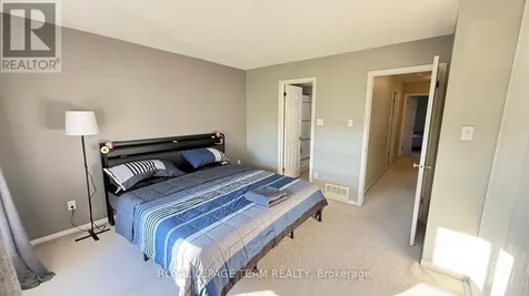 390 Crownridge Drive North Ottawa ON K2M 3A4