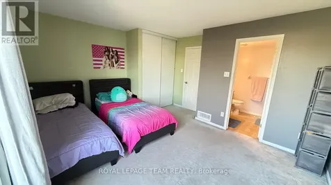 390 Crownridge Drive North Ottawa ON K2M 3A4