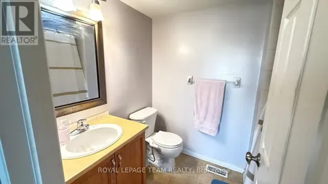 390 Crownridge Drive North Ottawa ON K2M 3A4