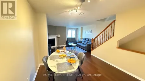 390 Crownridge Drive North Ottawa ON K2M 3A4